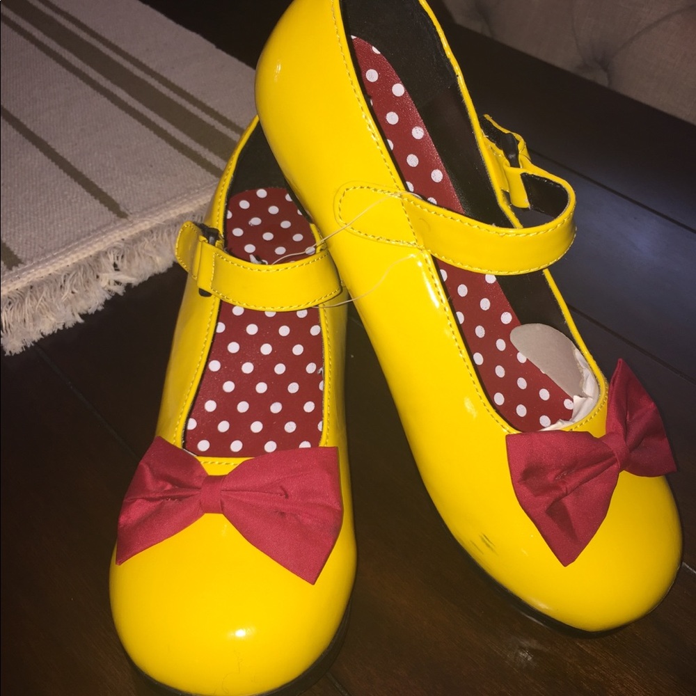 NWT Disney Minnie Mouse Shoes, 9, ADORABLE!!